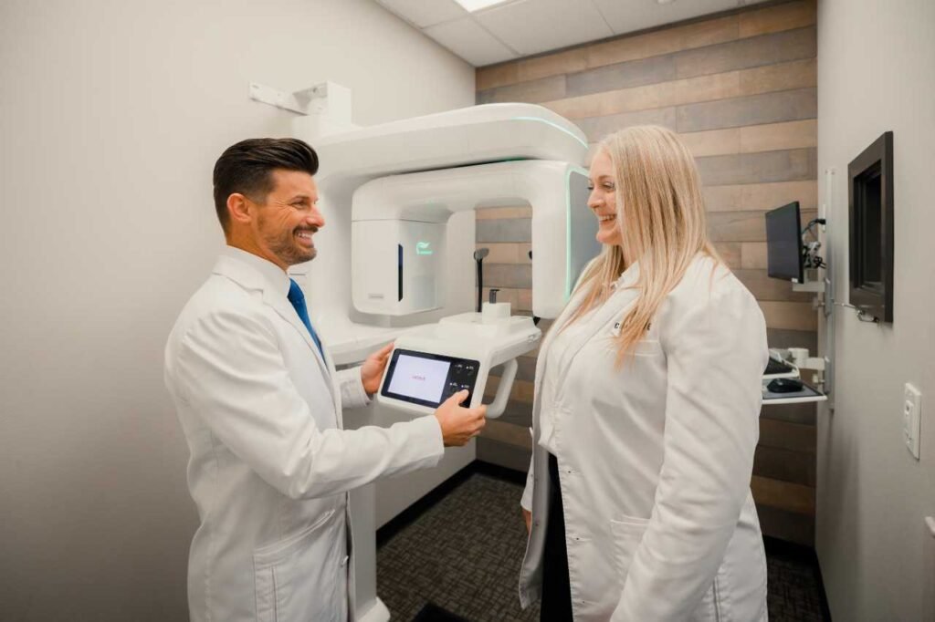 our Kennewick dentist using advanced dental technology and techniques at Creekside Dental